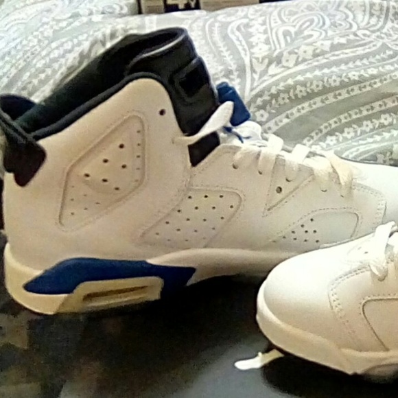 Jordan 6 Retro Kids - Picture 3 of 6